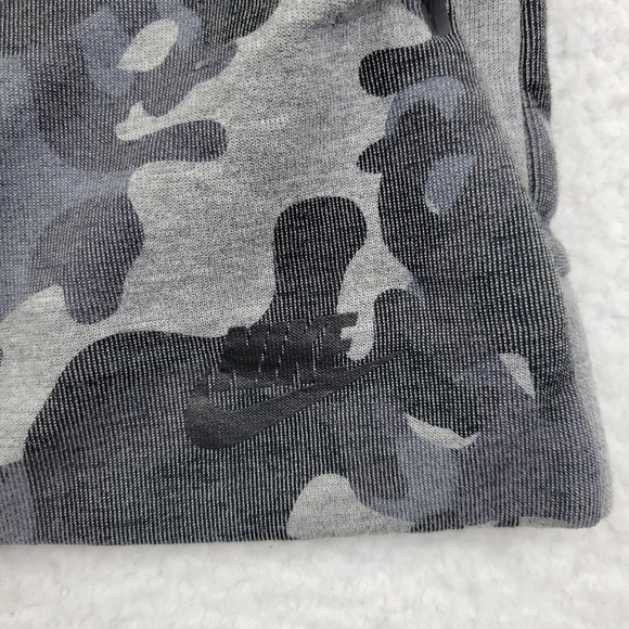 Nike Sweatshirt Womens Small Camouflage Print Pullover Thumb Holes 683796-091‎ - Picture 6 of 10